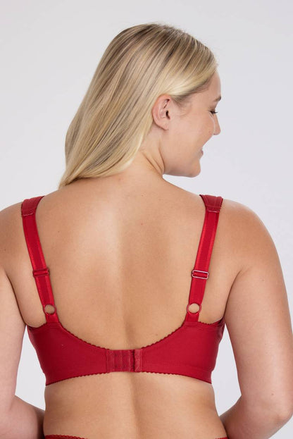 Triumph – Σετ των 4 (75B–115F) 💝💝💝 Σουτιέν με δαντέλα